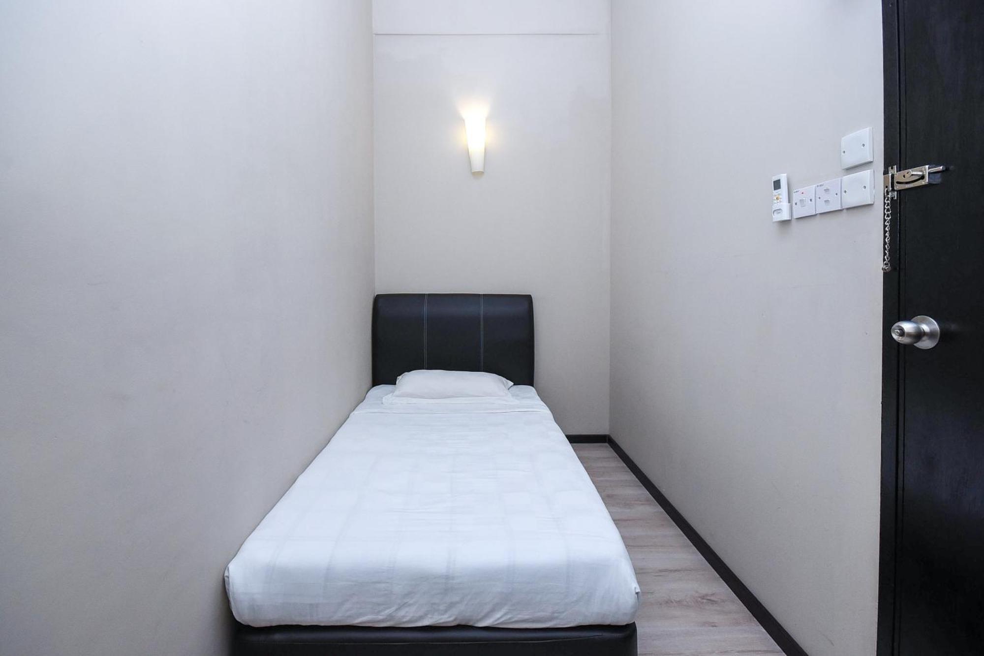 Spot On 89838 Lm Residence Miri Exterior photo